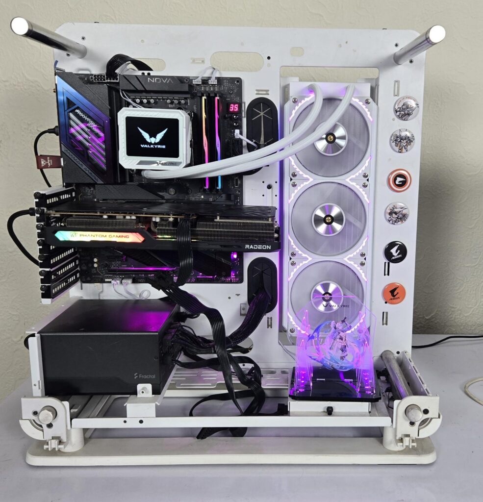 Valkyrie V360 LCD ARGB White Review: Beauty and Beast 71 Valkyrie V360 LCD White RGB 1