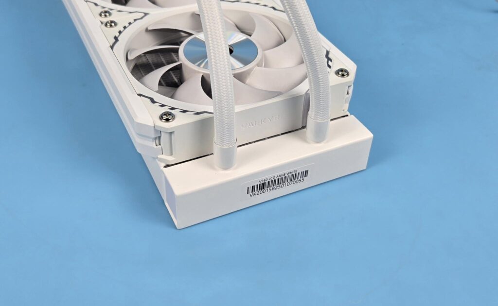Valkyrie V360 LCD ARGB White Review: Beauty and Beast 21 Valkyrie V360 LCD White Radiator 11