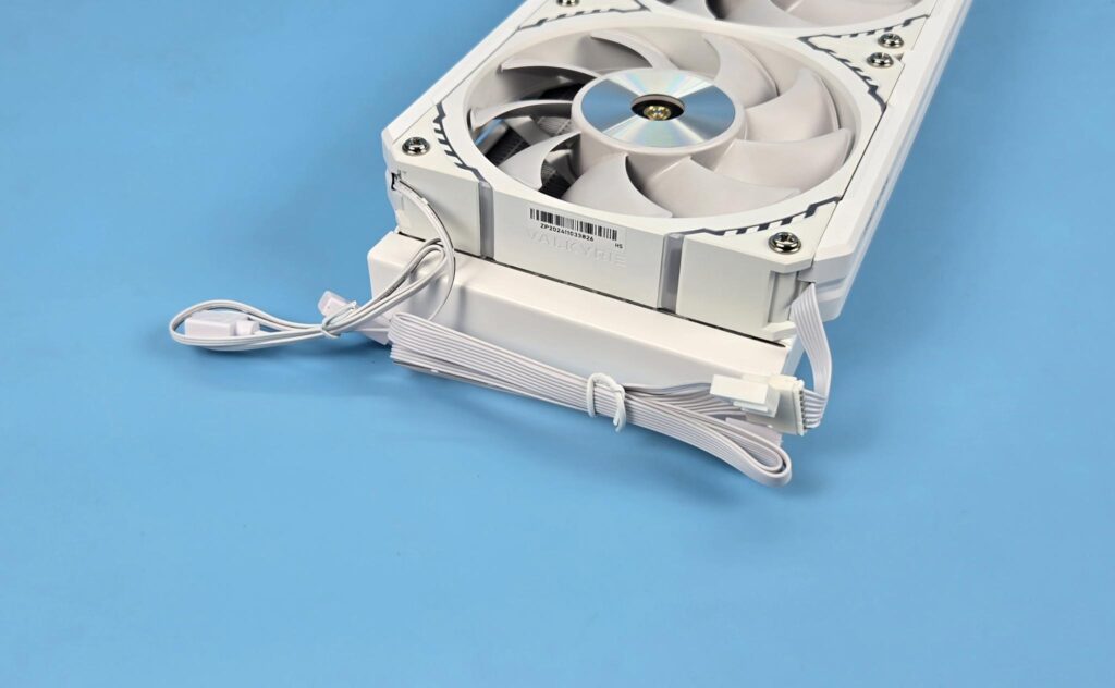 Valkyrie V360 LCD ARGB White Review: Beauty and Beast 14 Valkyrie V360 LCD White Radiator 3