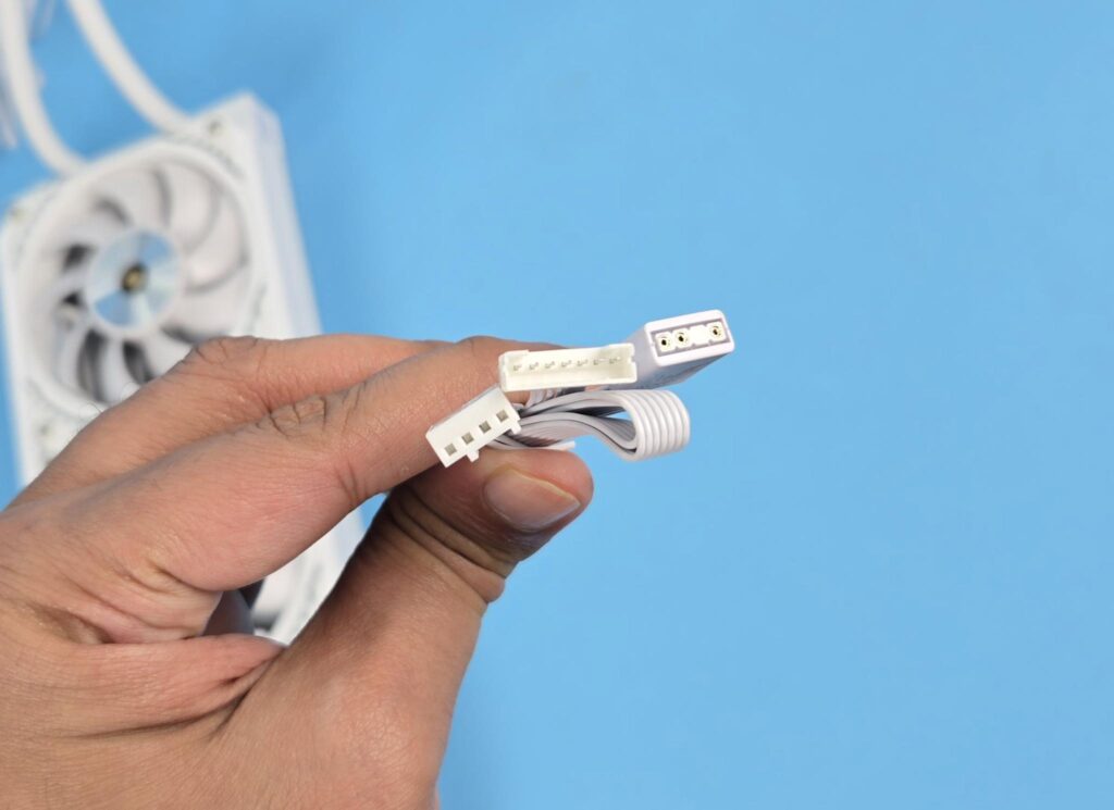 Valkyrie V360 LCD ARGB White Review: Beauty and Beast 15 Valkyrie V360 LCD White Radiator 4
