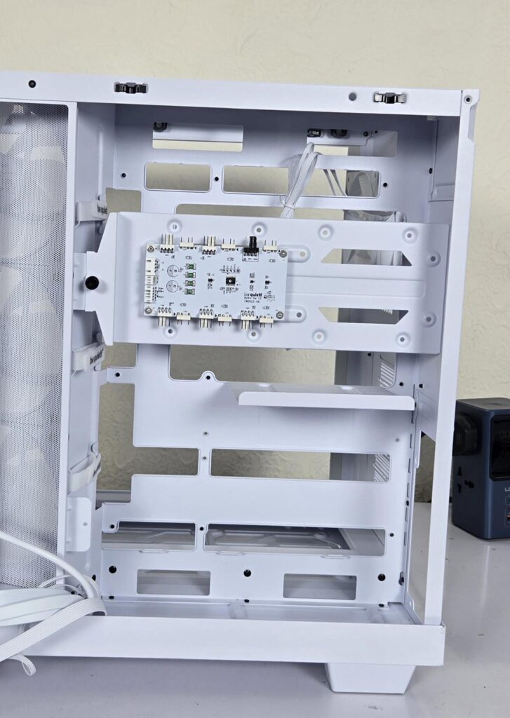 be quiet Light Base 500 LX White Backside View 11