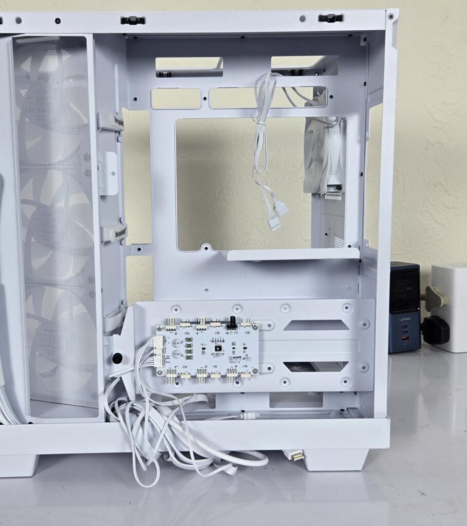 be quiet Light Base 500 LX White Backside View 12
