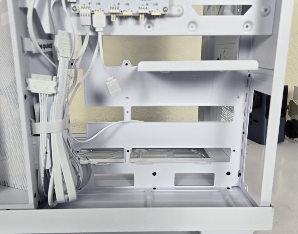be quiet Light Base 500 LX White Backside View 4