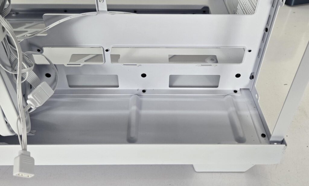 be quiet Light Base 500 LX White Backside View 7