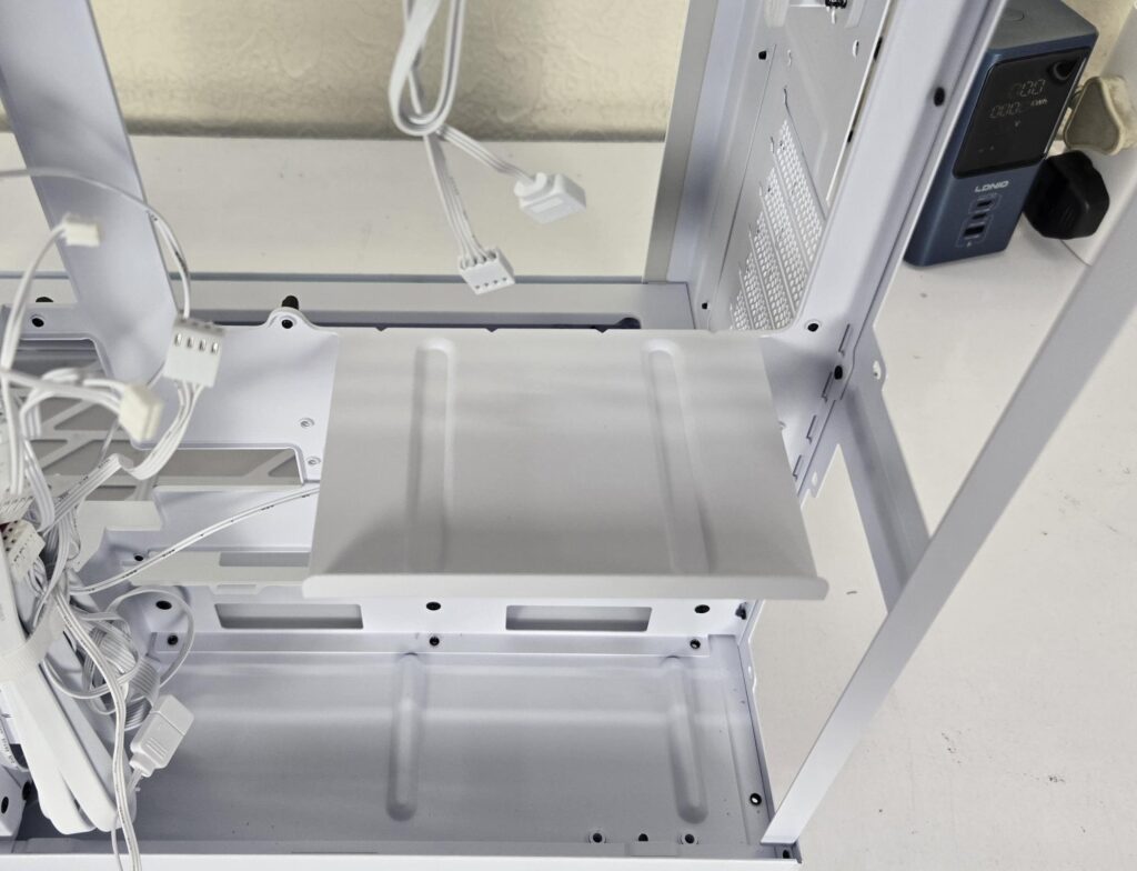 be quiet Light Base 500 LX White Backside View 8