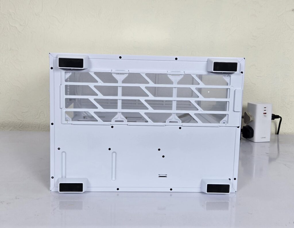 be quiet Light Base 500 LX White Bottom View 1