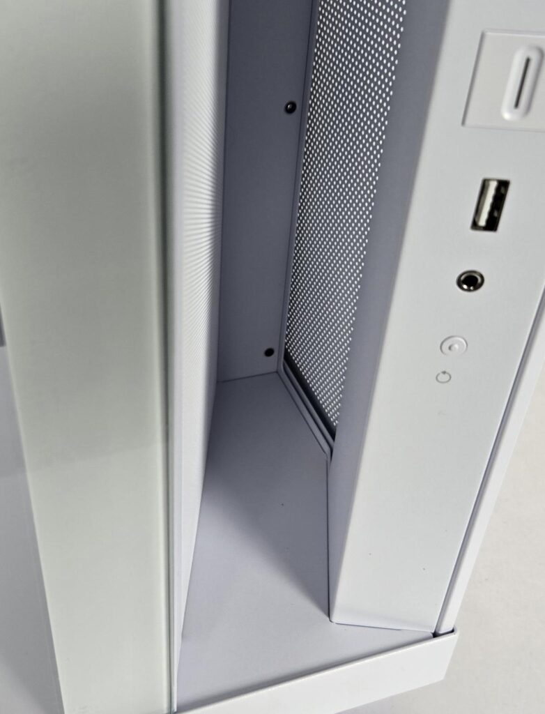 be quiet Light Base 500 LX White Front View 4