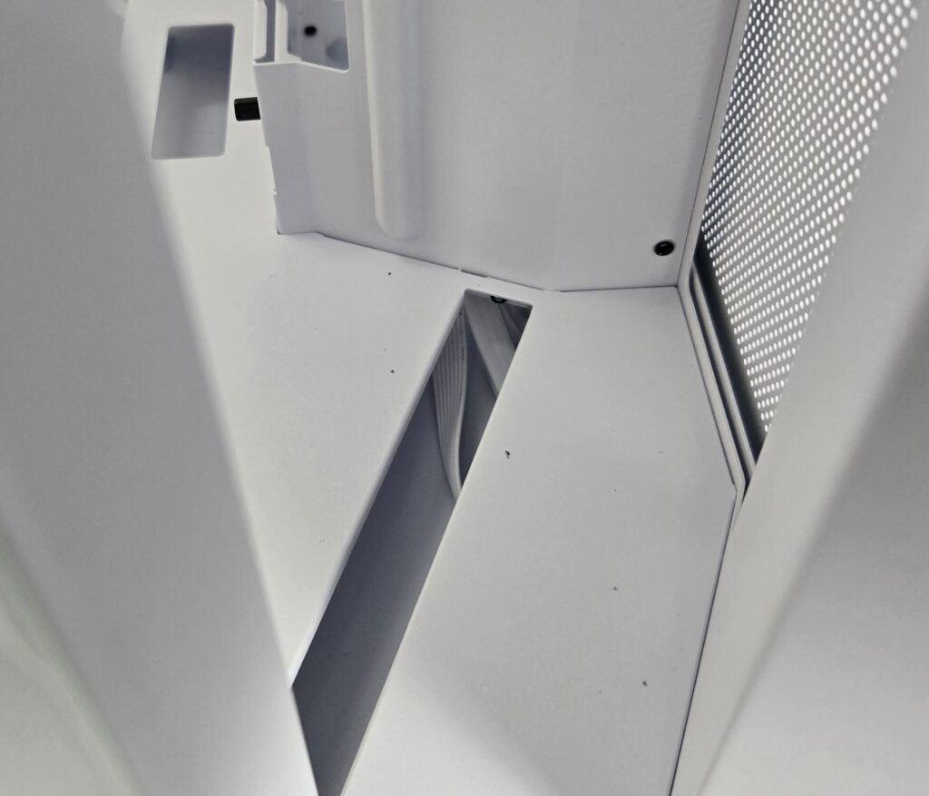 be quiet Light Base 500 LX White Front View 7