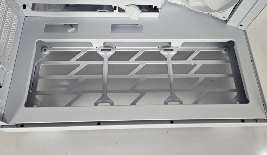 be quiet Light Base 500 LX White Sideview 4