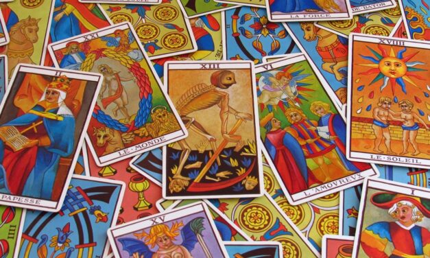 Using Tarot to Enhance Decision-Making in Role-Playing Games