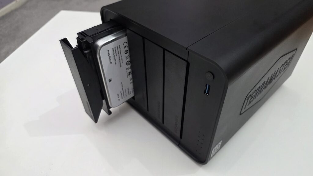 TerraMaster F4-425 NAS Storage Review 10 20251029 120529 Copy