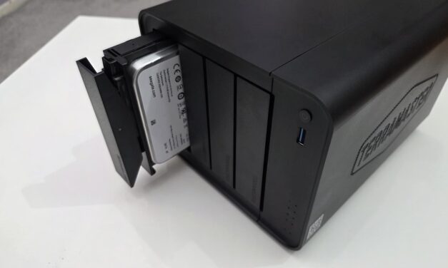 TerraMaster F4-425 NAS Storage Review