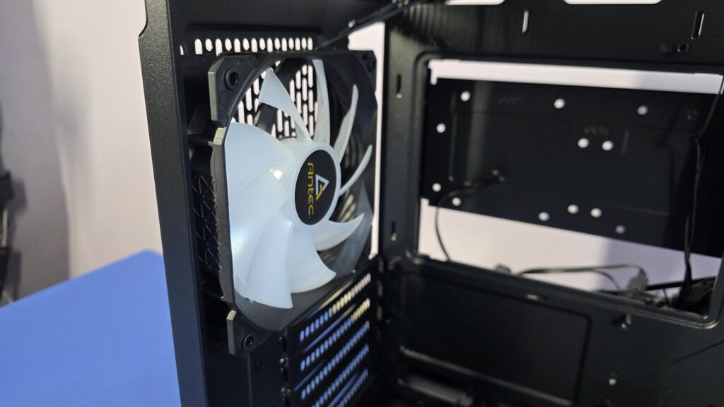 Antec Flux M Case Review - Small Yet Spacious 16 Antec Flux M MATX Case 17 Copy