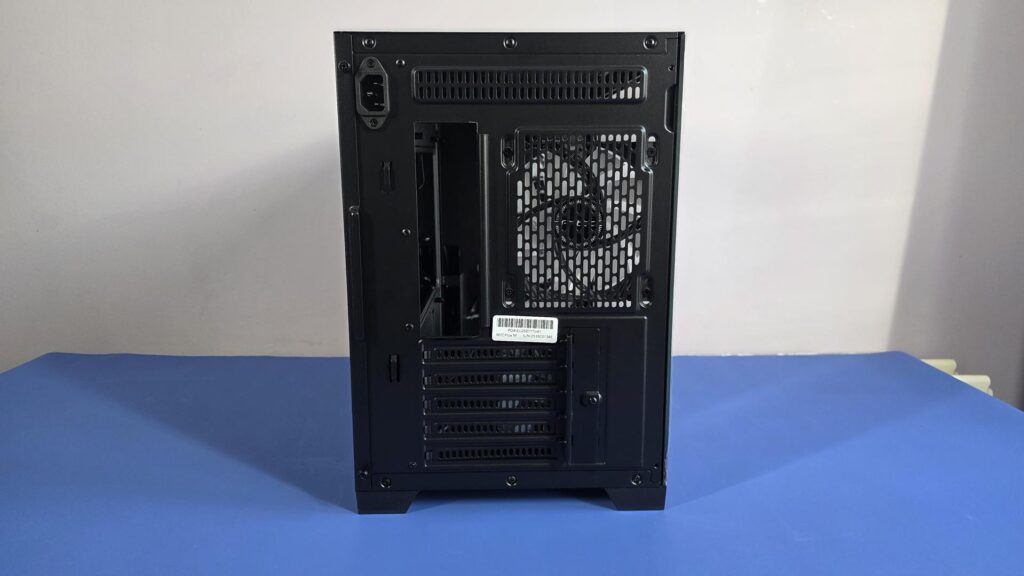 Antec Flux M Case Review - Small Yet Spacious 6 Antec Flux M MATX Case 7 Copy