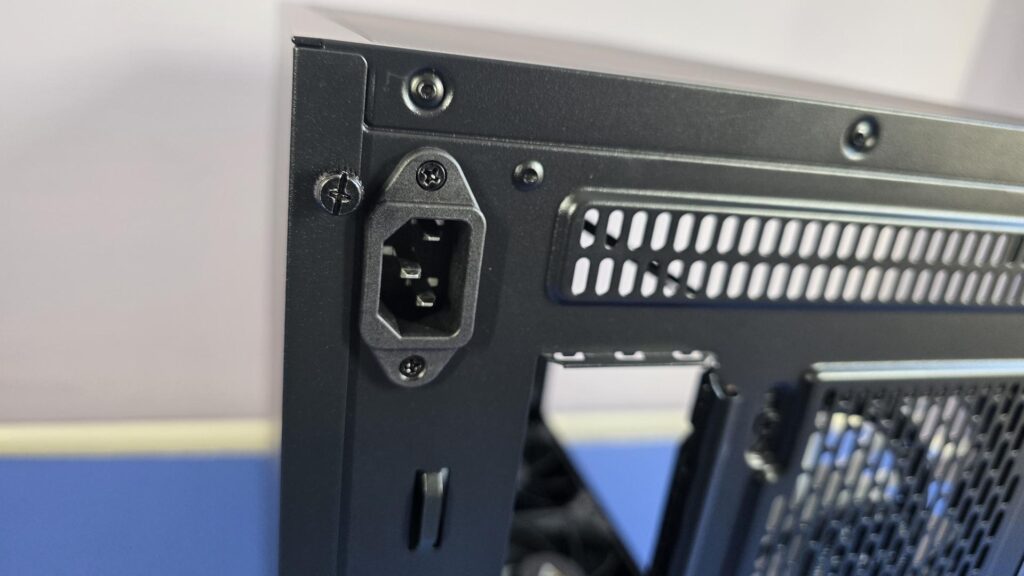 Antec Flux M Case Review - Small Yet Spacious 7 Antec Flux M MATX Case 8 Copy
