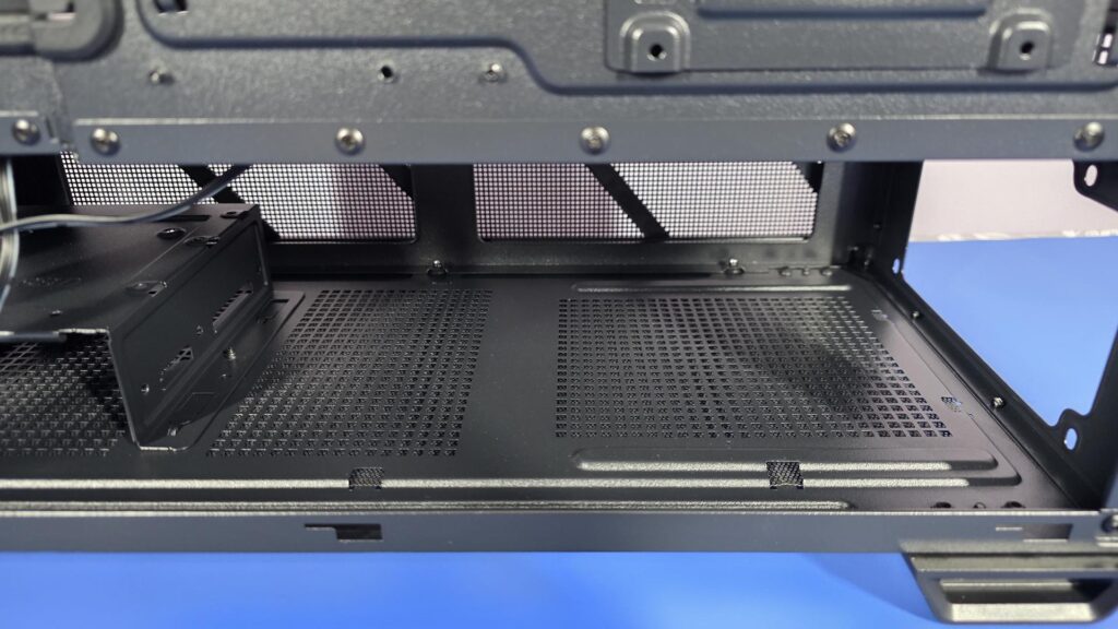 Antec P30 AIR PC Case Review - Budget Friendly Mid-Tower Goodness 26 Antec P30 Case 23