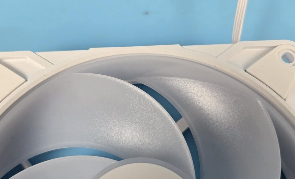 ARCTIC P12/P14 Pro Reverse ARGB White Fans: Power Horse 8 Arctic P12 Pro Reverse ARGB Ring Frame