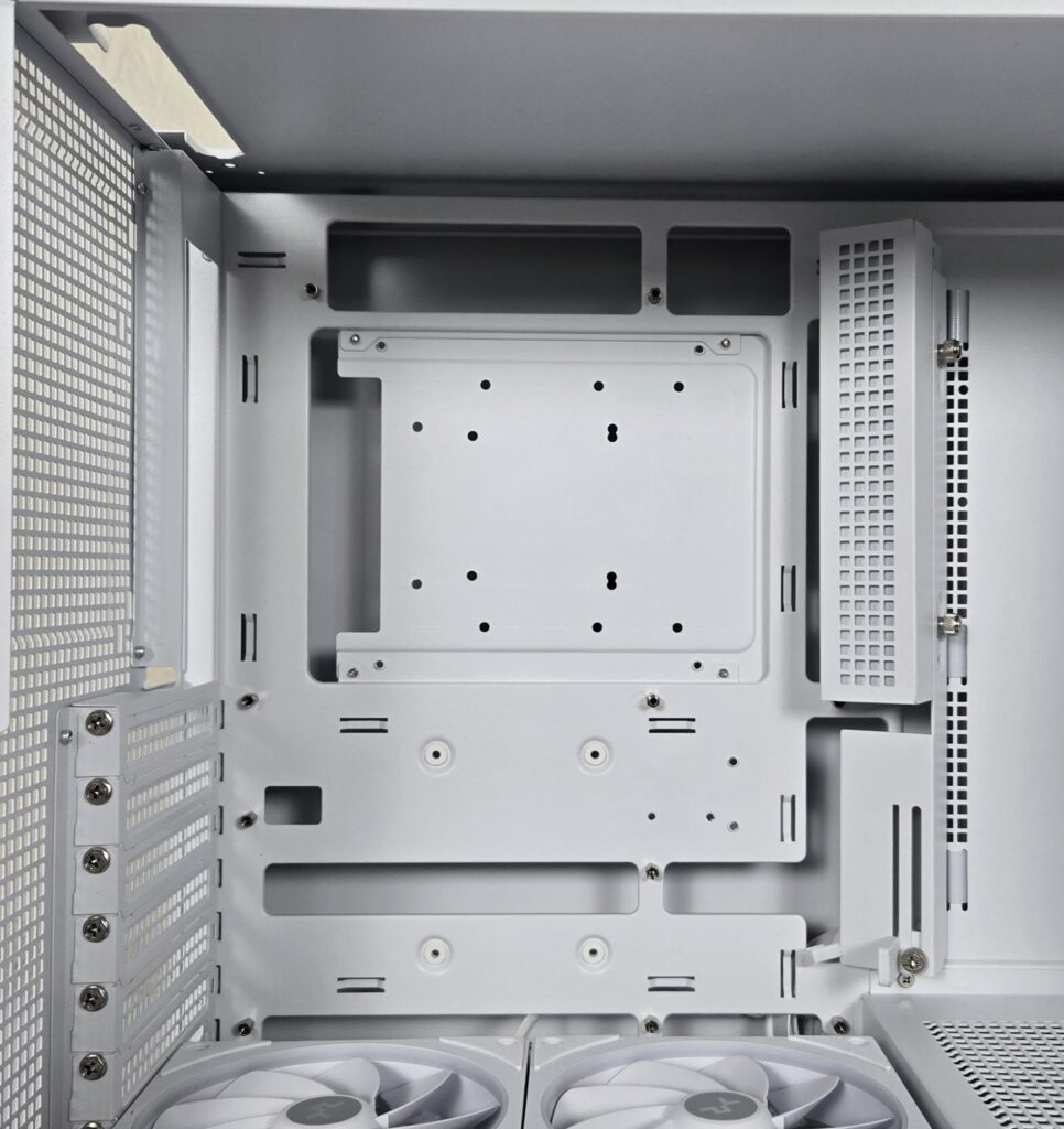 DeepCool CL6600 White Side View Motherboard