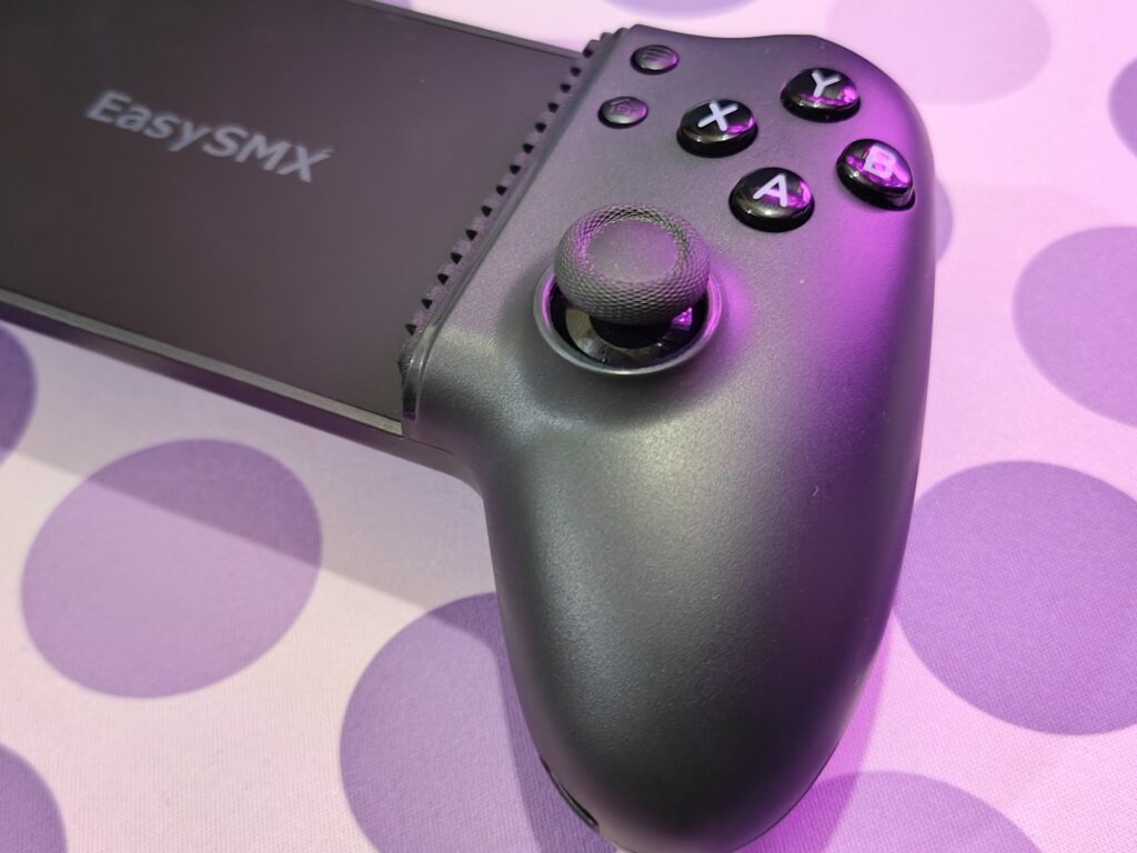 EasySMX M15 Bluetooth mobile controller review: comfort, precision, and gaming anywhere 6 EasySMX M15 Mobile Gaming Controller 10