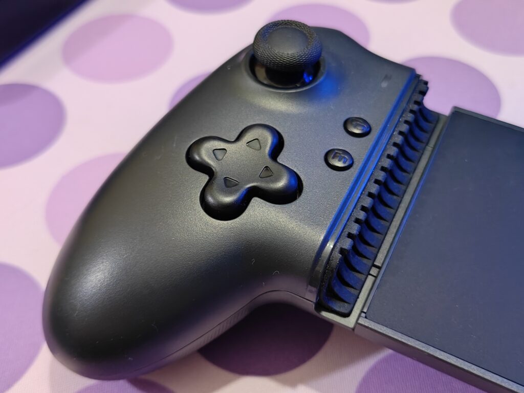 EasySMX M15 Bluetooth mobile controller review: comfort, precision, and gaming anywhere 5 EasySMX M15 Mobile Gaming Controller 9