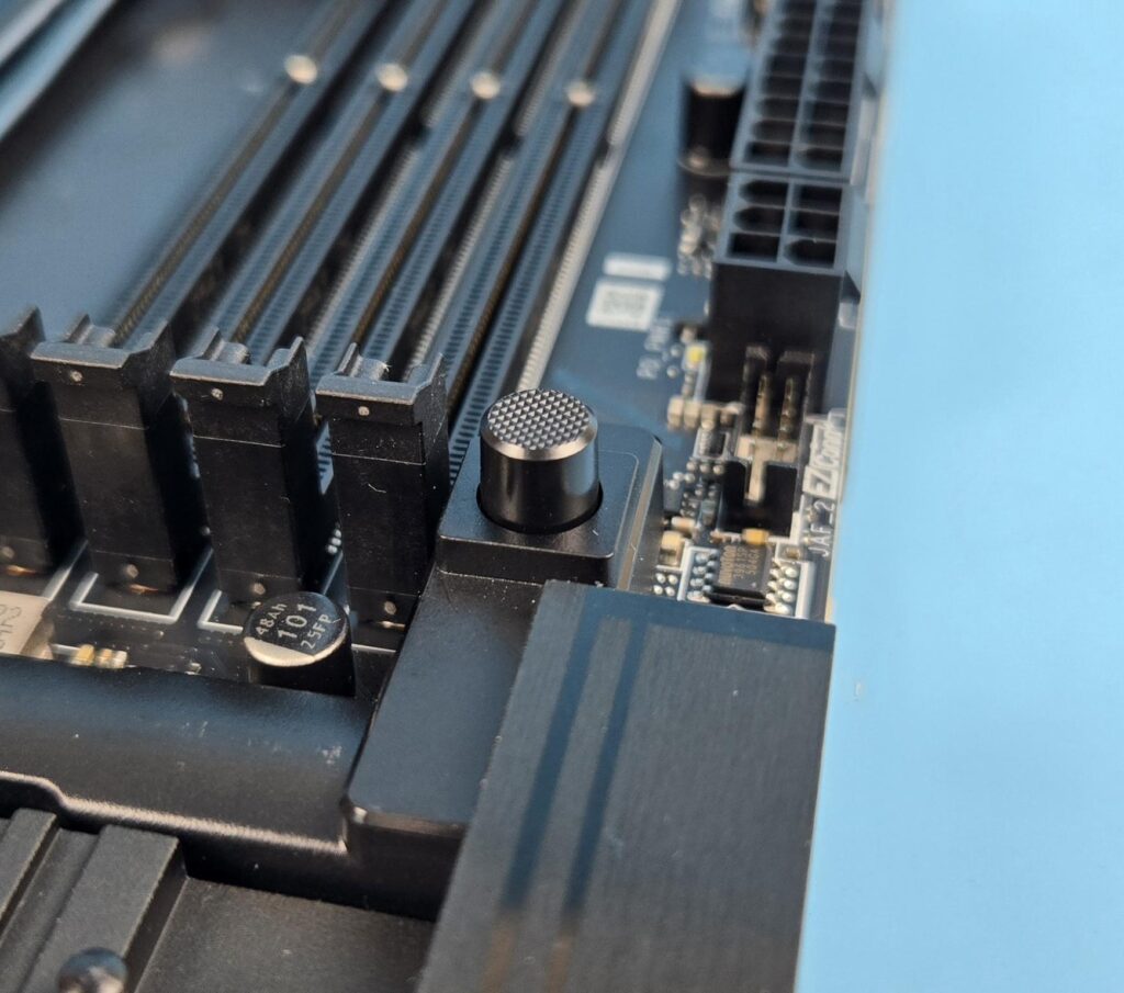 MSI MEG X870E ACE MAX - A Power Horse Unleashed 22 MSI X870E ACE MAX PCIe EZ Latch