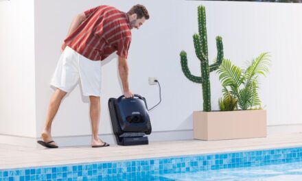 Corded vs Cordless Robotic Pool Cleaners: Choosing the Right One for Your Pool