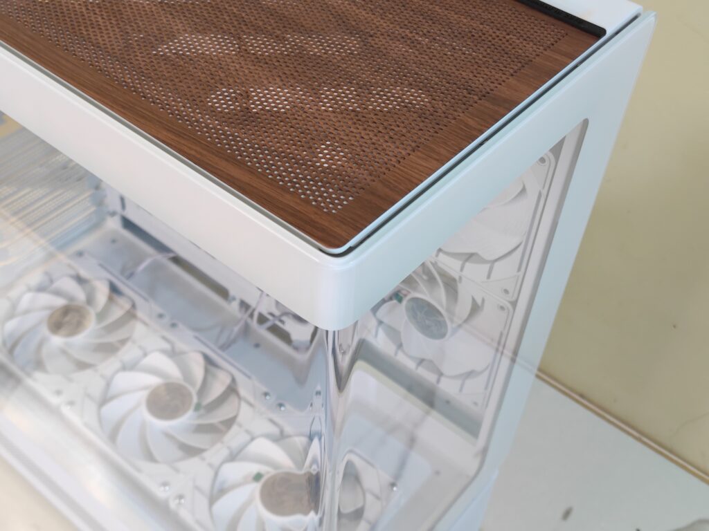 GAMEMAX N90 WH ARGB review – dual chamber design with dot matrix display 12 GAMEMAX N90 WH ARGB Dual Chamber PC Case 11
