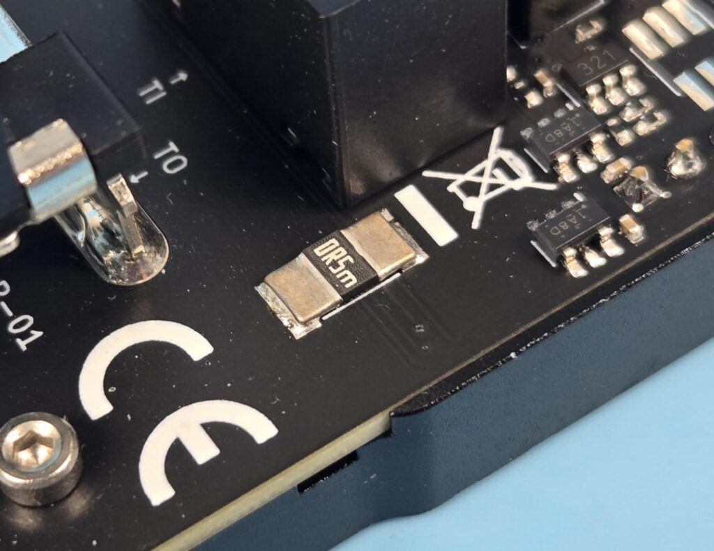 Thermal Grizzly WireView Pro Review - A Must Have for your Peace of Mind 14 Thermal Grizzly WireView Pro Shunt Resistor 1