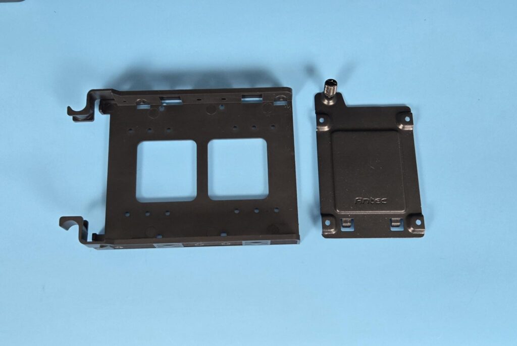 Antec Flux Pro Noctua Edition: A Must Have 71 Antec Flux Pro Noctua Edition Backside View 11