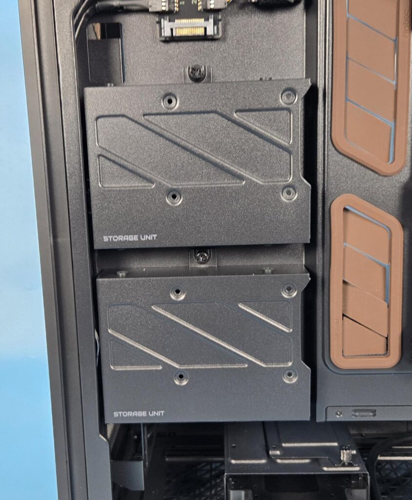 Antec Flux Pro Noctua Edition: A Must Have 68 Antec Flux Pro Noctua Edition Backside View 6