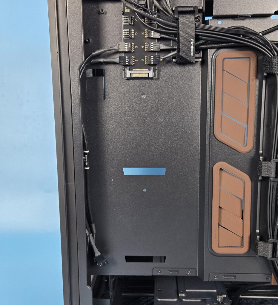 Antec Flux Pro Noctua Edition: A Must Have 75 Antec Flux Pro Noctua Edition Backside View 7
