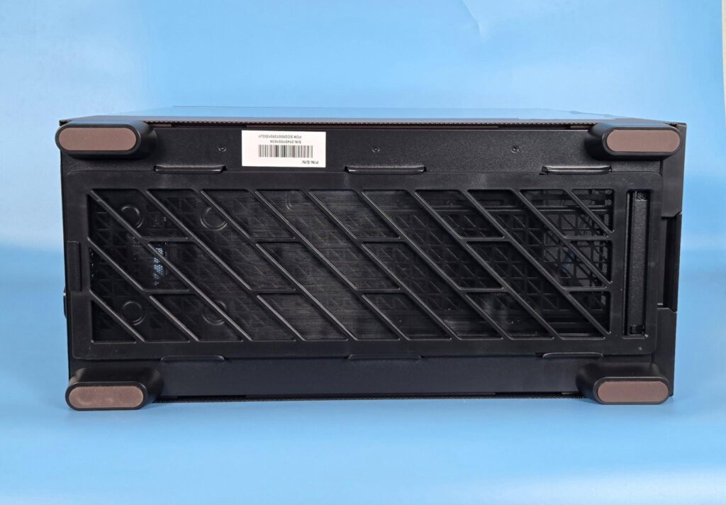 Antec Flux Pro Noctua Edition: A Must Have 33 Antec Flux Pro Noctua Edition Bottom View 1
