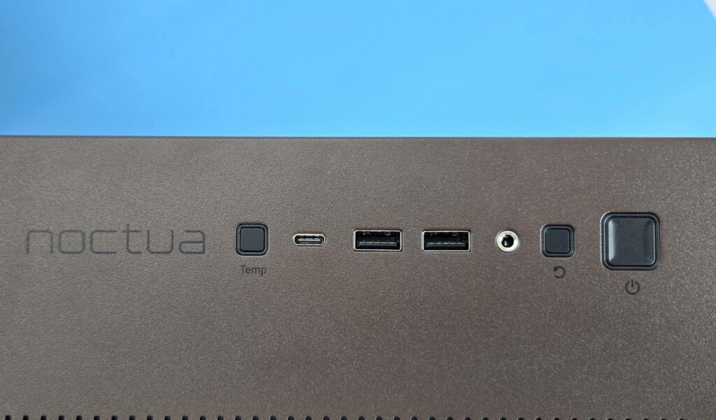 Antec Flux Pro Noctua Edition: A Must Have 44 Antec Flux Pro Noctua Edition IO Panel