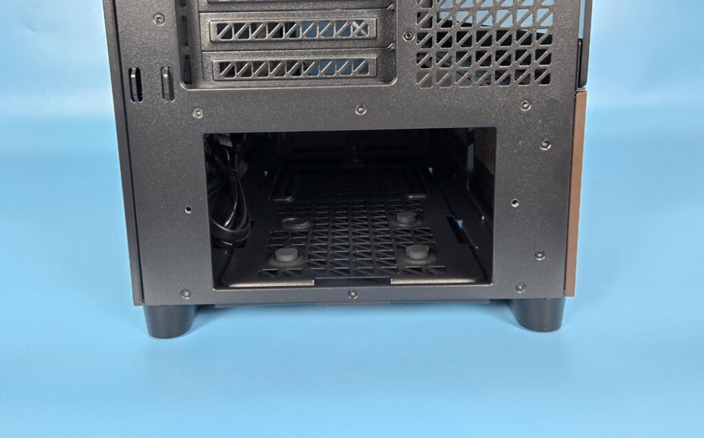 Antec Flux Pro Noctua Edition: A Must Have 32 Antec Flux Pro Noctua Edition Rear View 2
