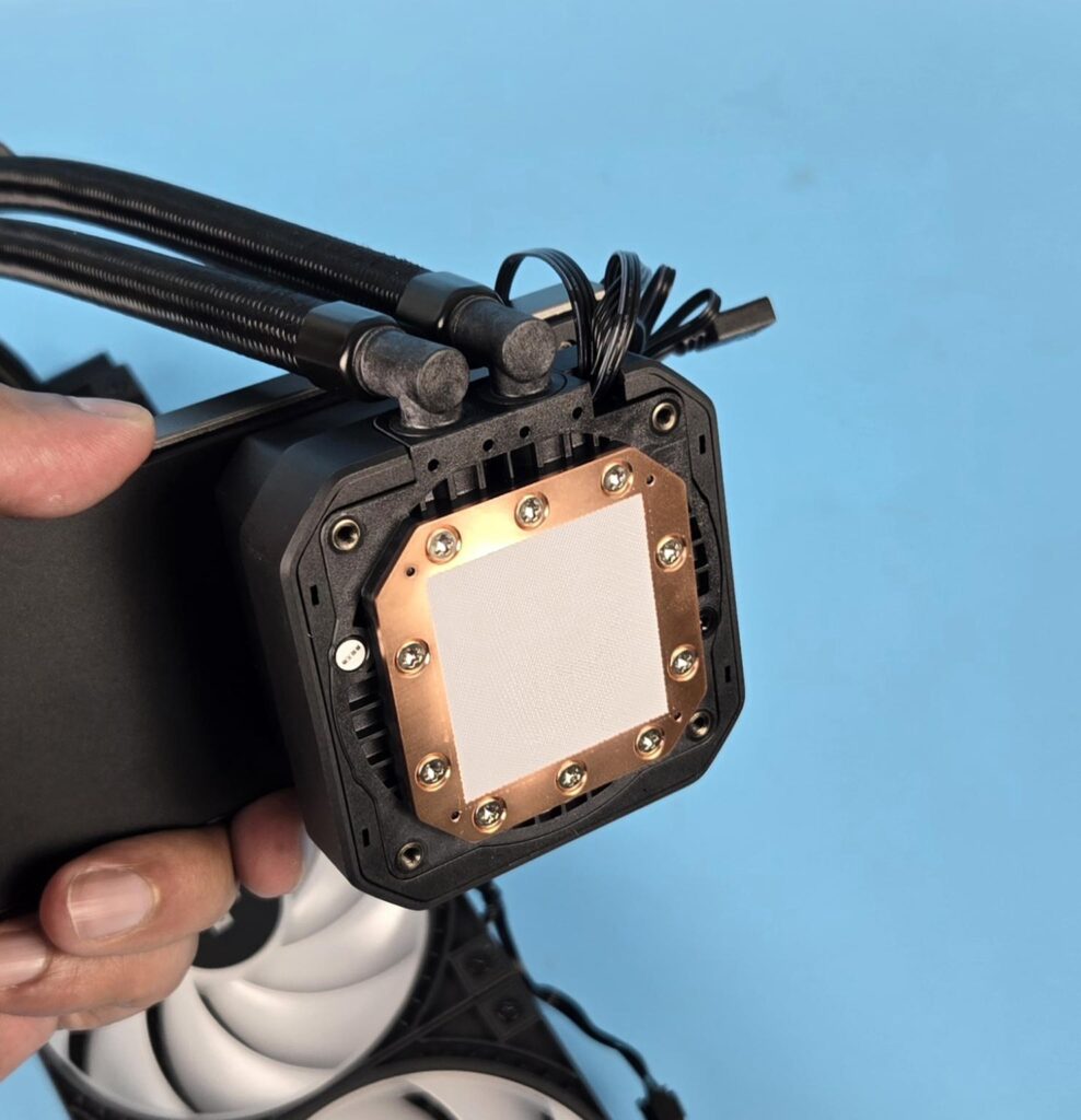 DeepCool LT360 Vision ARGB Review: Large Screen with Silent Cooling 18 DeepCool LT360 Vision ARGB Base