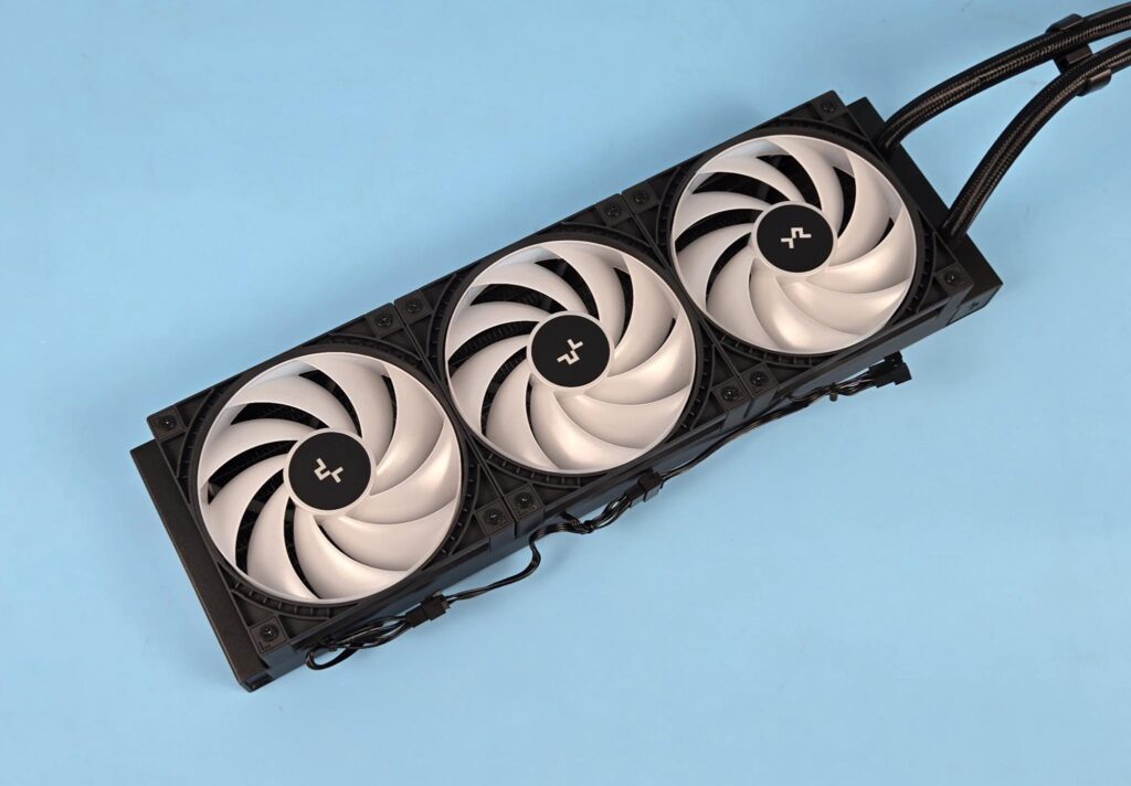 DeepCool LT360 Vision ARGB Review: Large Screen with Silent Cooling 5 DeepCool LT360 Vision ARGB Radiator 1