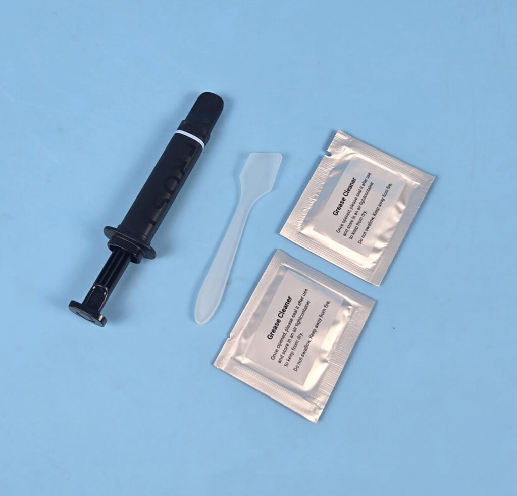 ID-Cooling Frost X55 Thermal Paste Review: A scented Paste that refreshes the performance! 3 ID Cooling Frost X55 Contents