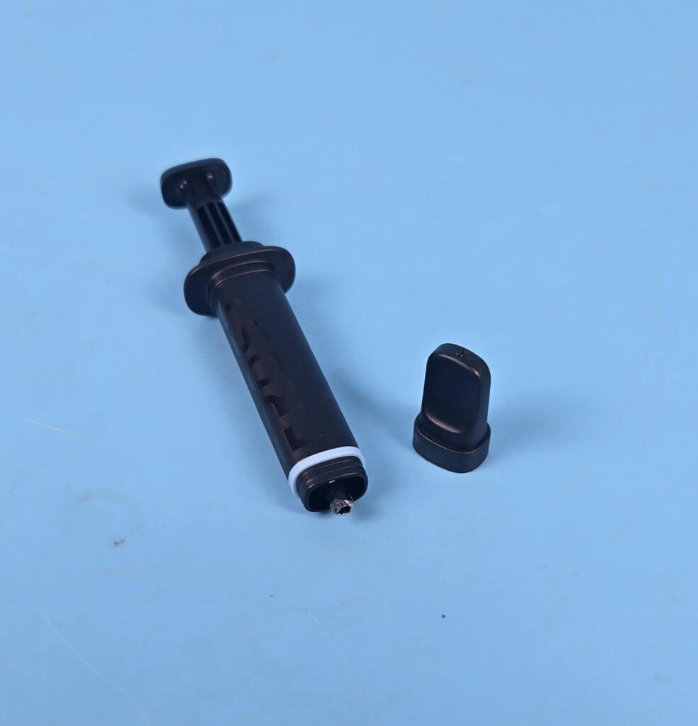 ID-Cooling Frost X55 Thermal Paste Review: A scented Paste that refreshes the performance! 5 ID Cooling Frost X55 Tube 1