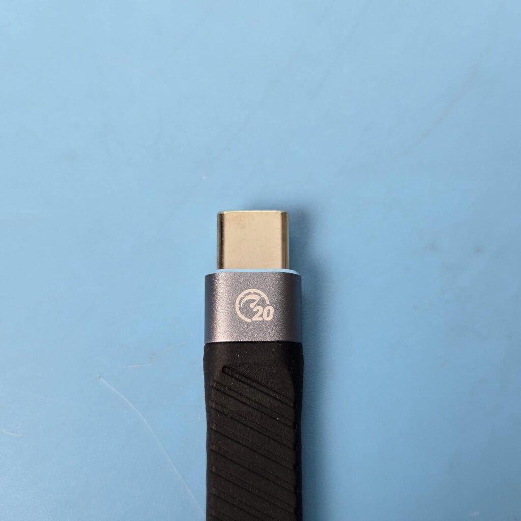 Orico K20 Mini Drive Review: Impressive Speeds in Small Form 11 Orico K20 Mini Cable 2