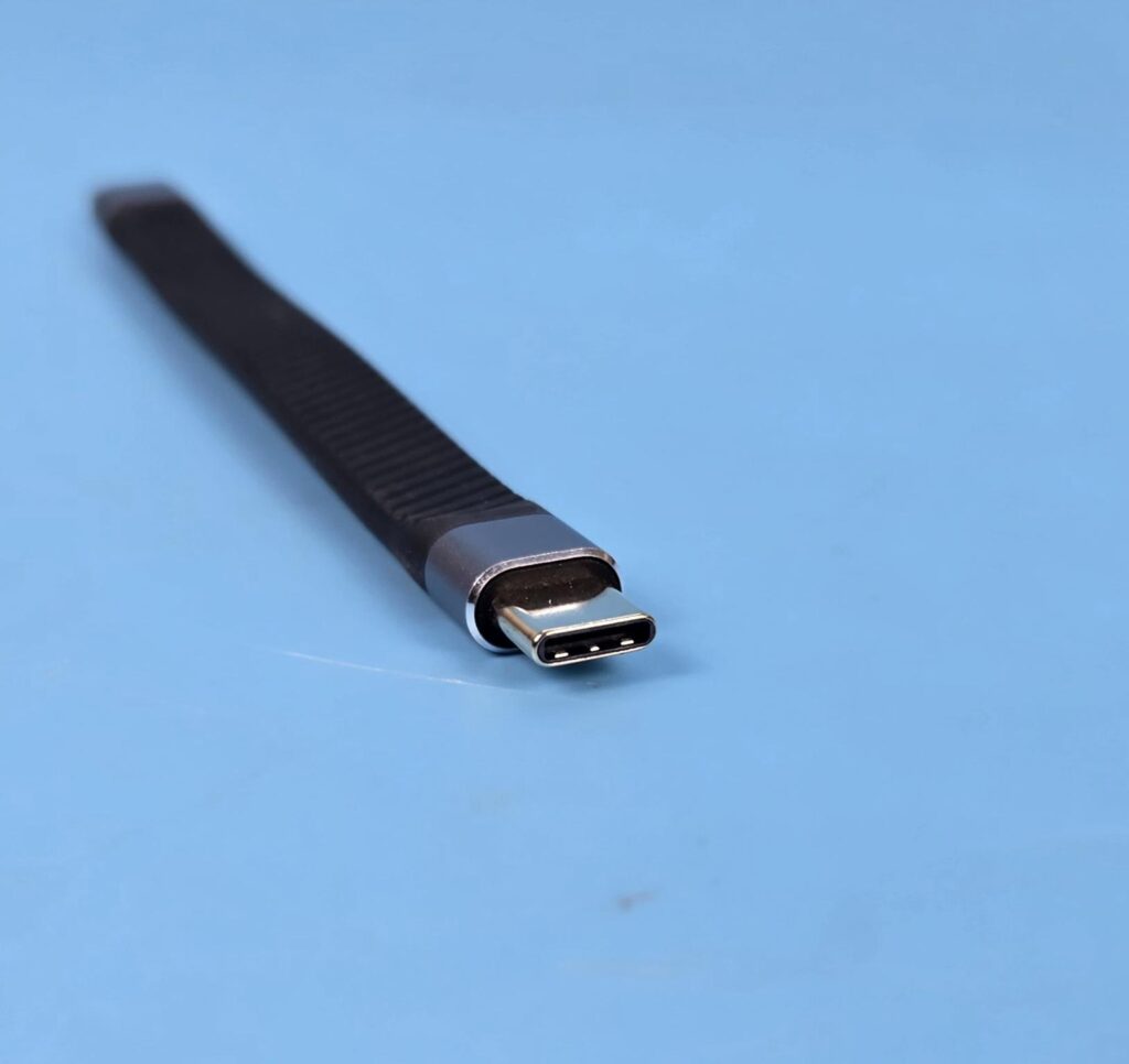 Orico K20 Mini Drive Review: Impressive Speeds in Small Form 12 Orico K20 Mini Cable 3