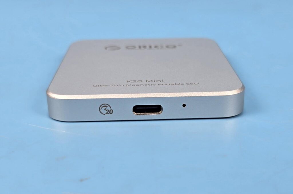 Orico K20 Mini Drive Review: Impressive Speeds in Small Form 5 Orico K20 Mini Connector Side