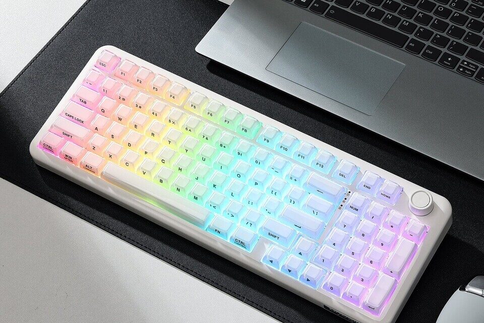 YUNZII Unveils Stylish X98 Solid Milky White Mechanical Keyboard