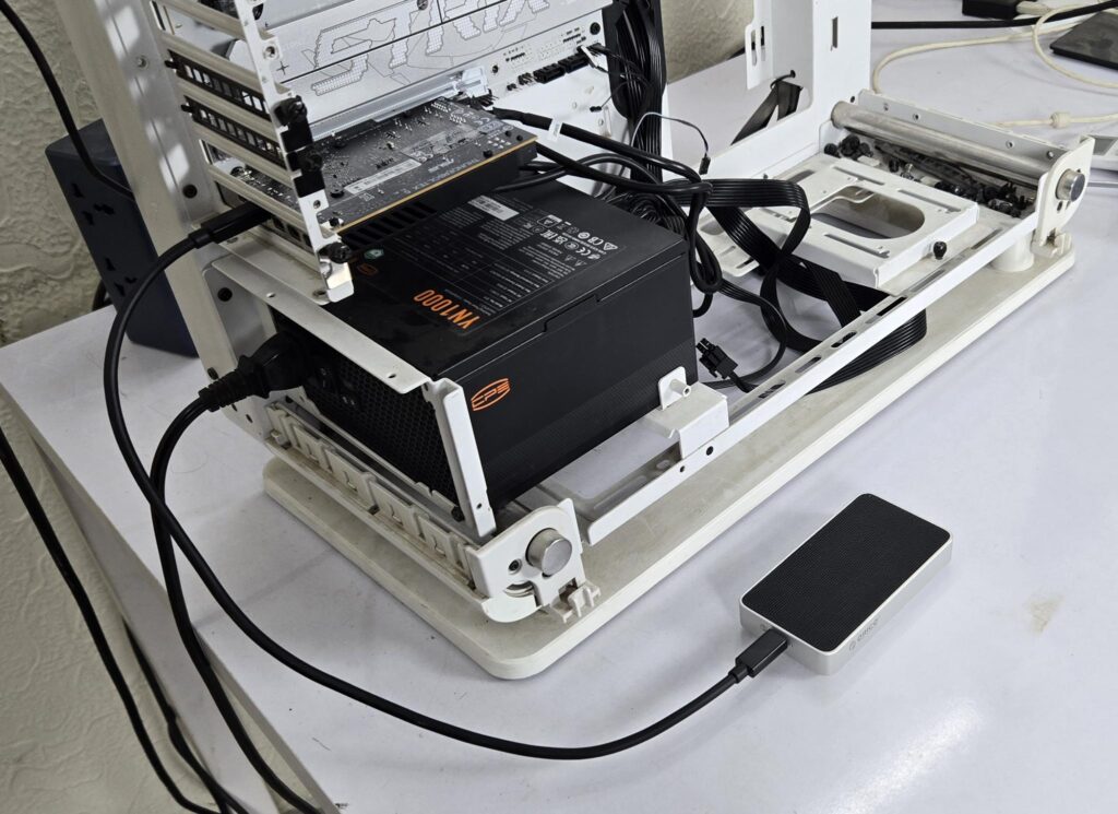 ORICO X50 Pro Thunderbolt80G Enclosure Review 27 Orico X50 Pro Thunderbolt 5 Enclosure Setup 1