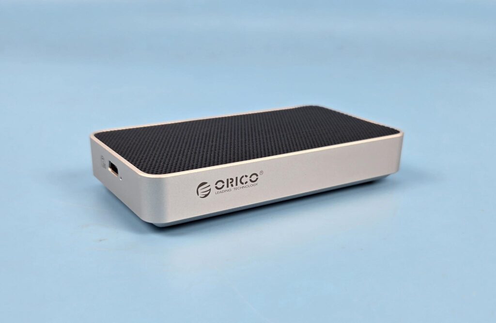 ORICO X50 Pro Thunderbolt80G Enclosure Review 8 Orico X50 Pro Thunderbolt 5 Enclosure Side View 1