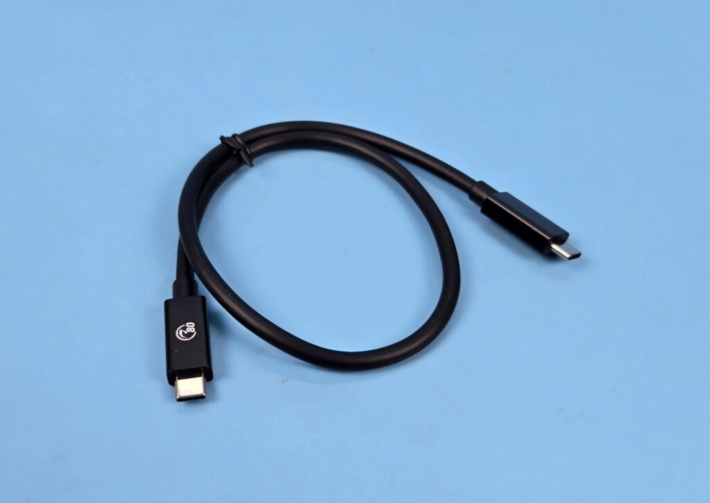 ORICO X50 Pro Thunderbolt80G Enclosure Review 12 Orico X50 Pro Thunderbolt 5 Enclosure USB Cable 1