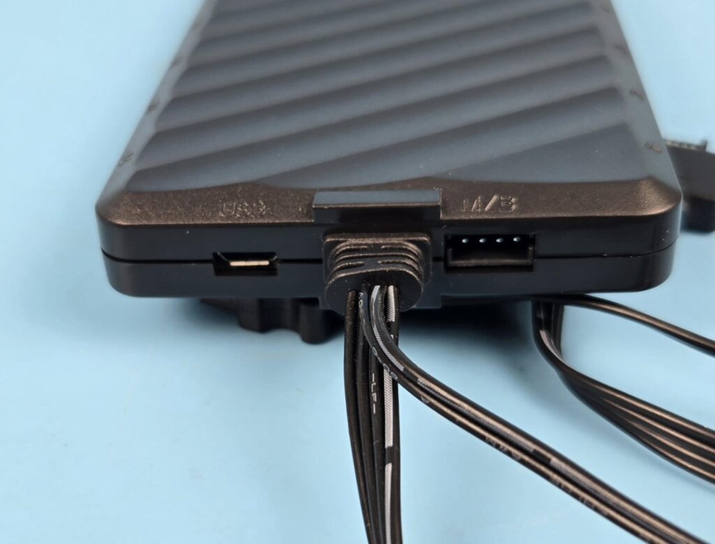 XASTRA Astra LZ360 ARGB Black Review: Nostalgic Pixel Display! 32 XASTRA Astra LZ360 ARGB Black Controller 6