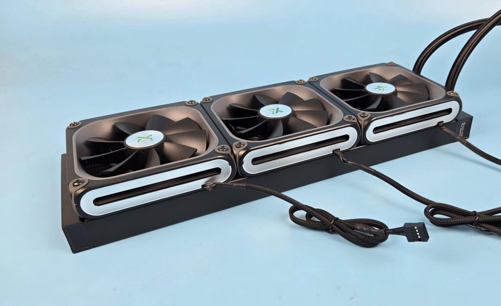 XASTRA Astra LZ360 ARGB Black Review: Nostalgic Pixel Display! 9 XASTRA LZ360 fans installed on radiator