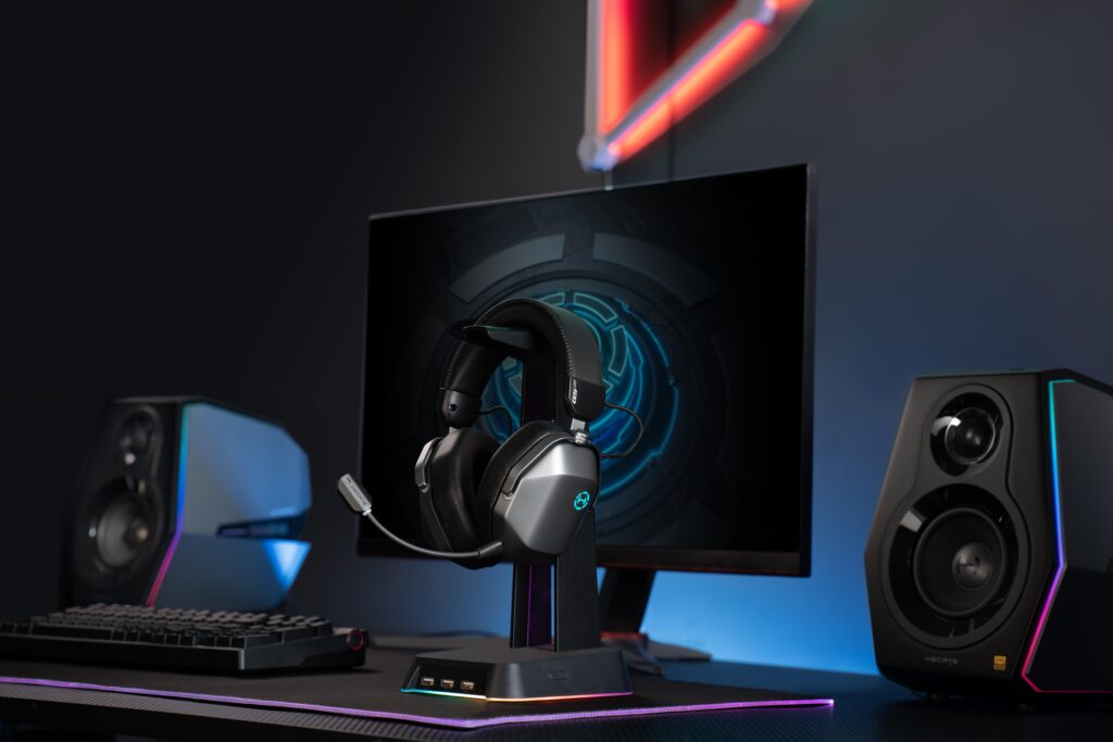 Edifier Unveils the G5 MAX Wireless Gaming Headset with Hi-Res Audio, 305-Hour Battery Life, THX® Spatial Audio+ and Professional-Grade Low-Latency Performance 5 EDIFIER HECATE G5 Max 2
