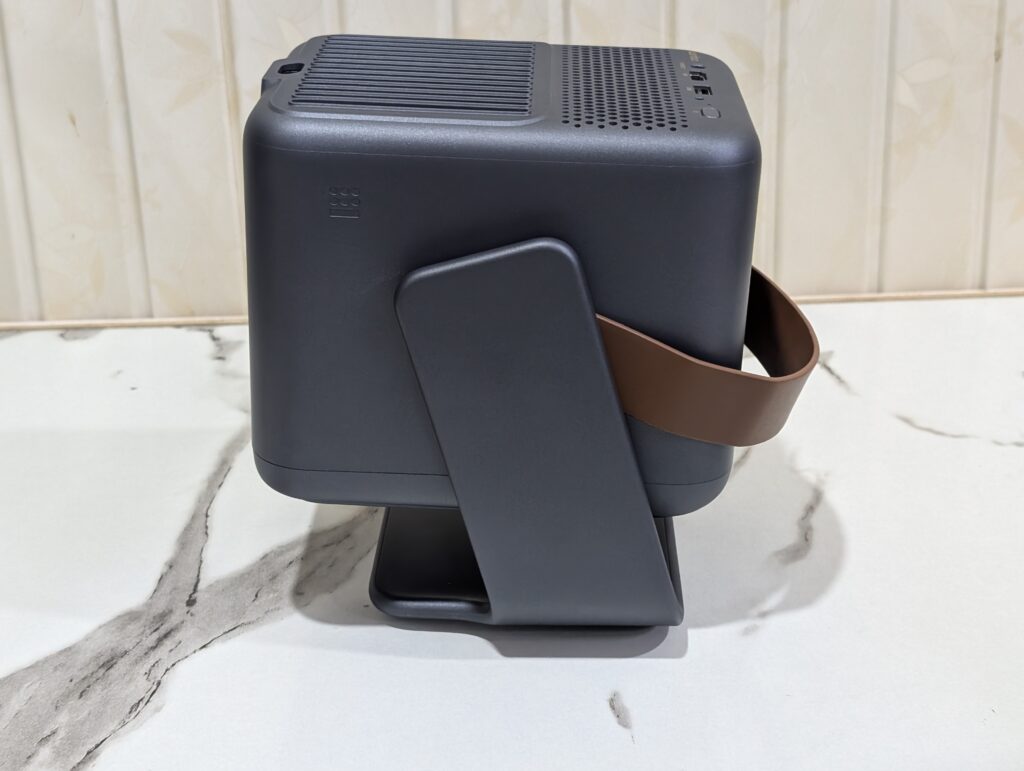 Wanbo ToGo Pro Review – A Portable Projector with a Built-In Battery and Google TV 10 Wanbo ToGo Pro Projector 11