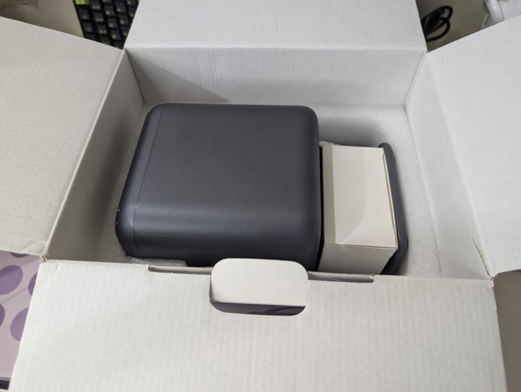 Wanbo ToGo Pro Review – A Portable Projector with a Built-In Battery and Google TV 4 Wanbo ToGo Pro Projector 7